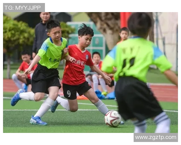 足球明星的成长之路与辉煌成就全景展示与精彩图片分享